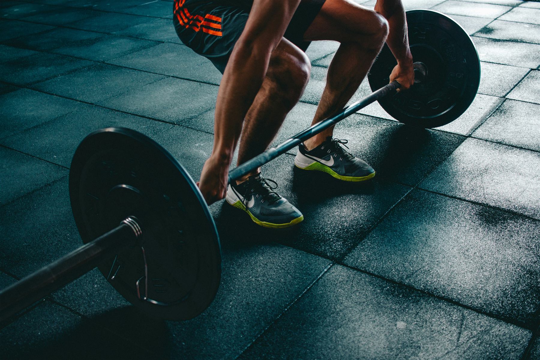 Member setting up for a deadlift